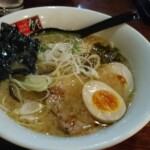 濃いめの豚骨で美味しかったです(竹田)